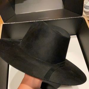 Janessa Leoné black hat tried on never worn